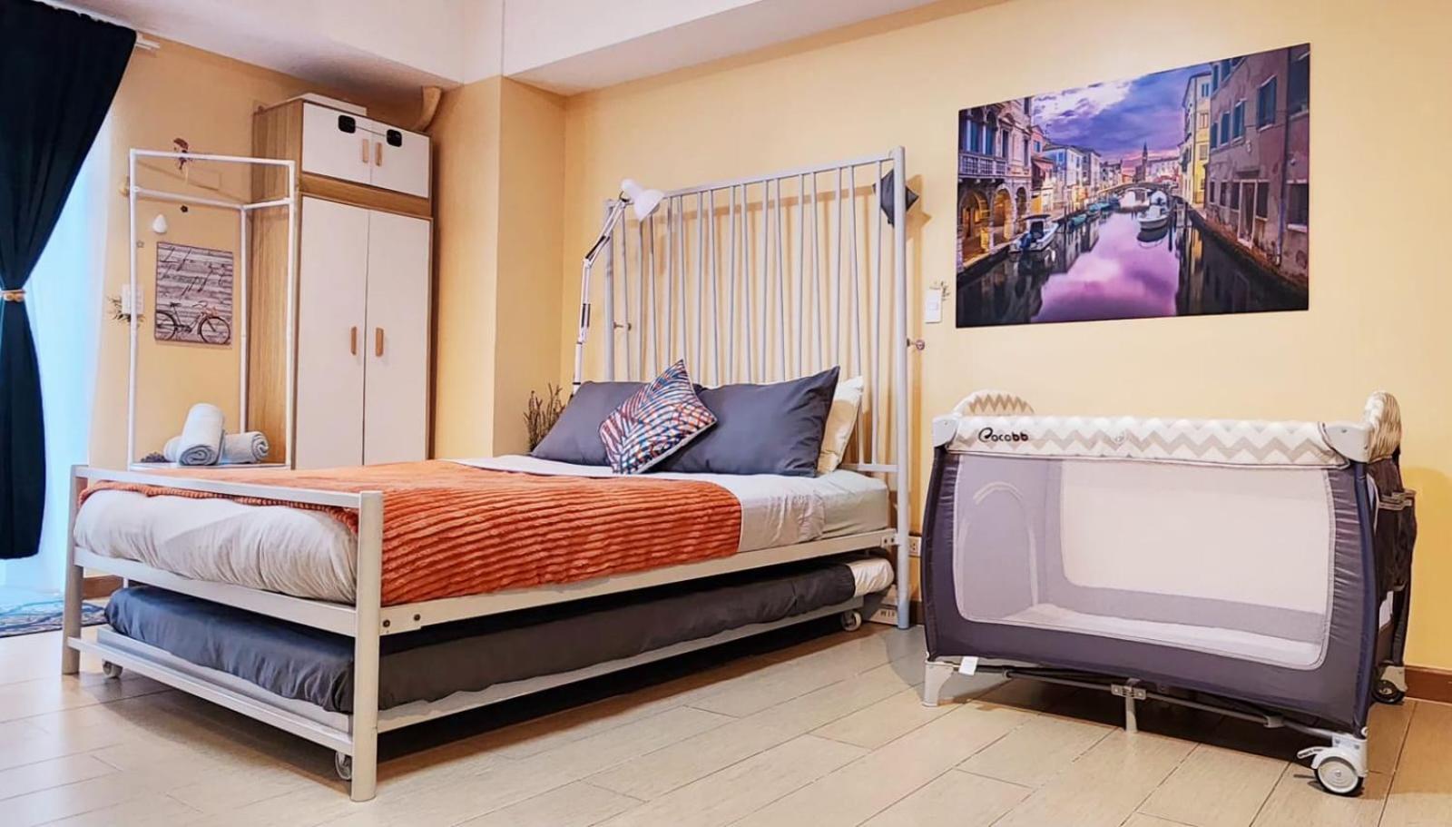 Spacious Cozy Suite At The Venice Mall With Free Parking And Washing Machine (Adults Only) Taguig Bagian luar foto