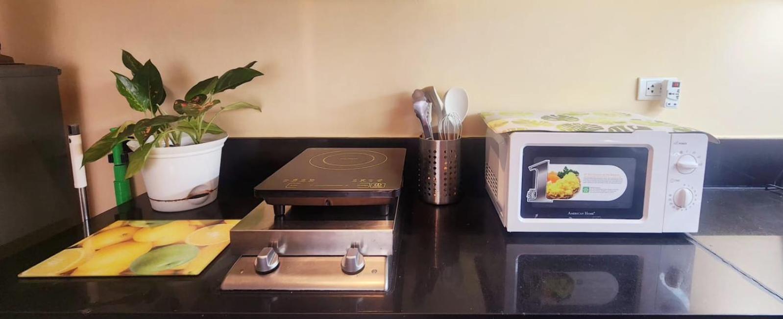 Spacious Cozy Suite At The Venice Mall With Free Parking And Washing Machine (Adults Only) Taguig Bagian luar foto